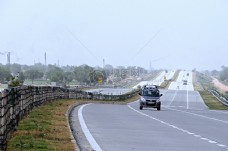 亚穆纳河高速公路