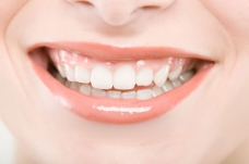 高兴洁白无瑕的牙齿素材图片