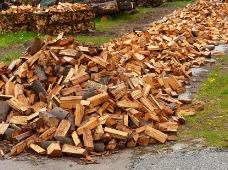 堆积木柴堆积起来的木块