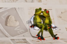 情人节快乐两只恩爱的青蛙