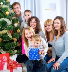 过圣诞节的幸福家庭图片