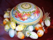 盘子与复活节彩蛋图片