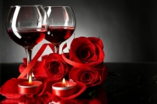 浪漫玫瑰花与高脚杯图片