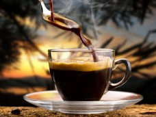 咖啡杯勺子与咖啡图片