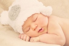 可爱的宝宝趴着睡觉的可爱宝宝图片