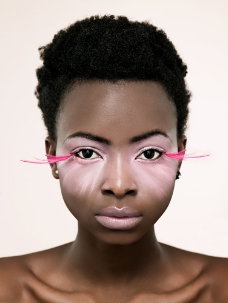 化妆美人化彩妆的黑人美女面部图片