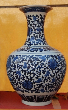古镇瓷器花瓶古董图片