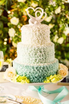 奶油婚礼蛋糕图片