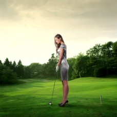 特写打高尔夫的性感美女图片