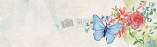 蝴蝶旁的花朵图案