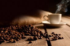 咖啡杯咖啡豆与咖啡图片