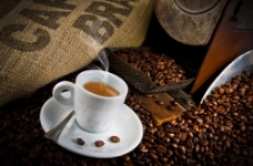 咖啡杯飘香热咖咖啡豆背景画面图片