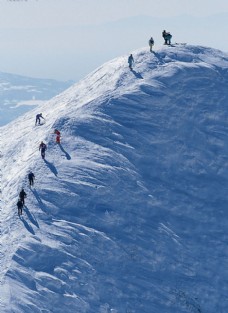 雪山体育运动滑雪登山图片